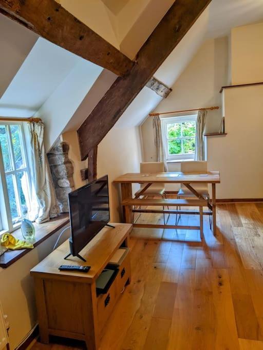 The Old Granary Farm Cottage Abergavenny Exterior photo