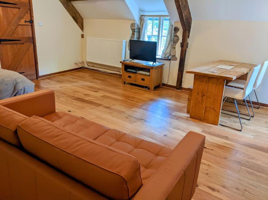 The Old Granary Farm Cottage Abergavenny Exterior photo