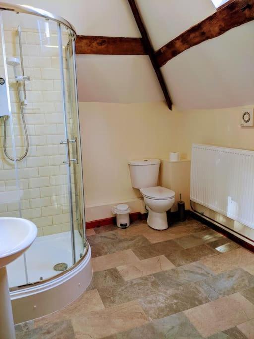 The Old Granary Farm Cottage Abergavenny Exterior photo