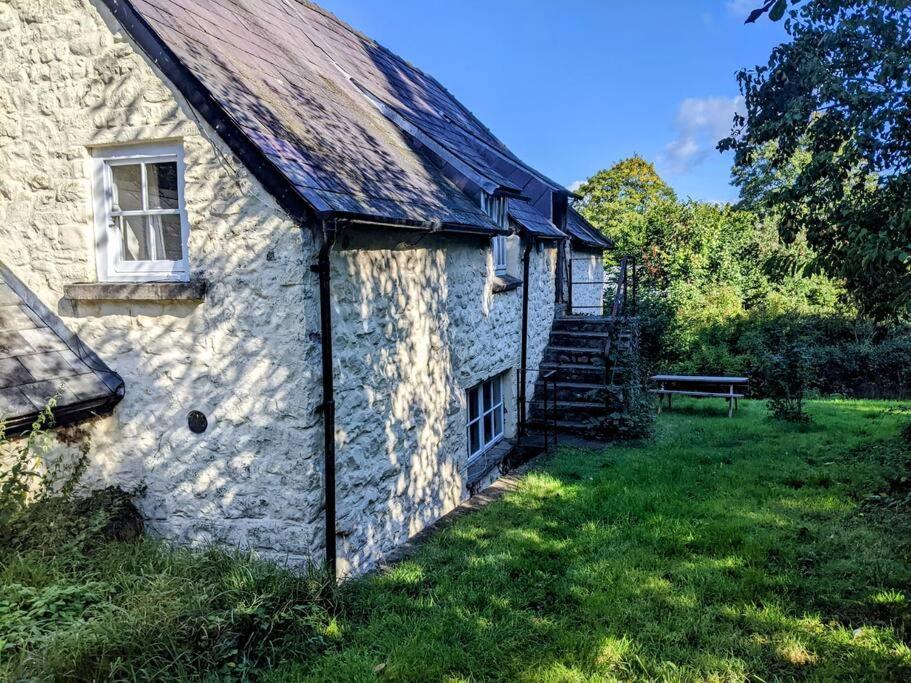 The Old Granary Farm Cottage Abergavenny Exterior photo